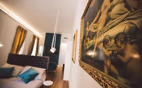 Suites Of The Royal Council